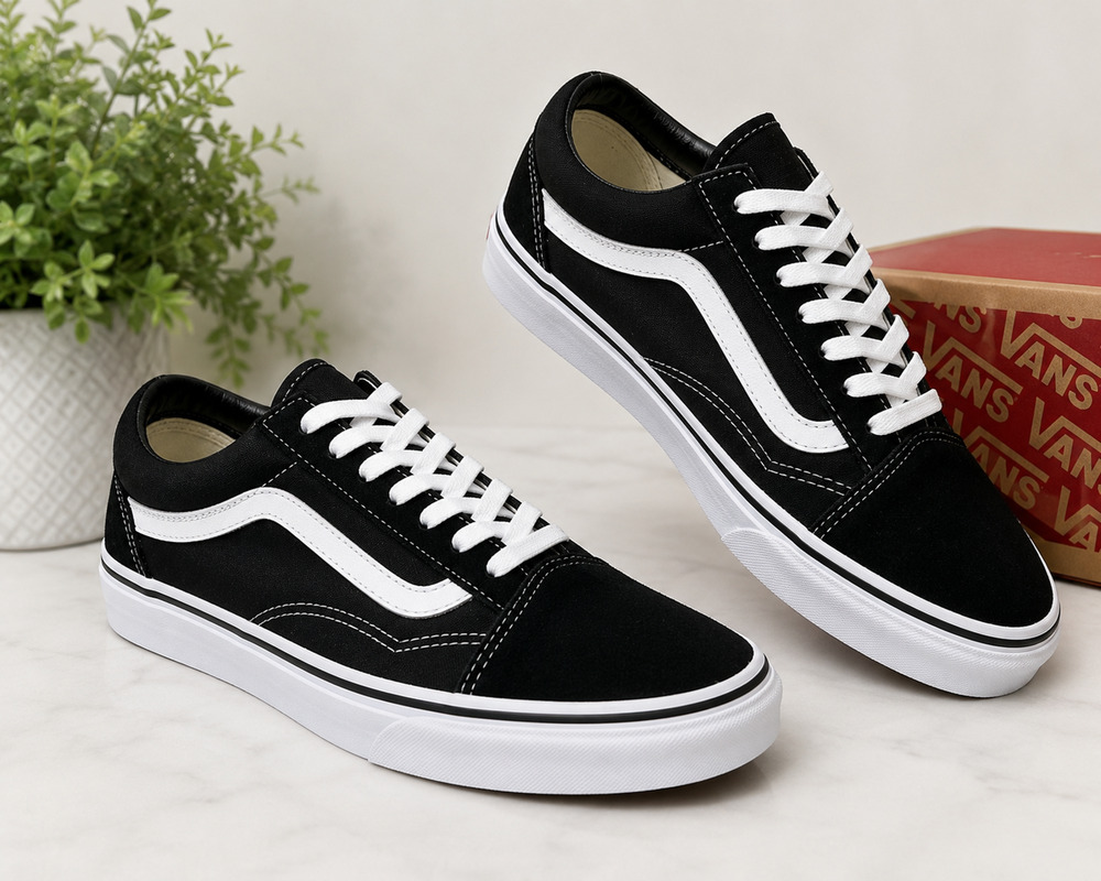 VANS Old Skool Back White Low Top Sneakers Men's 10.5 Classic Skate Shoes NWOB